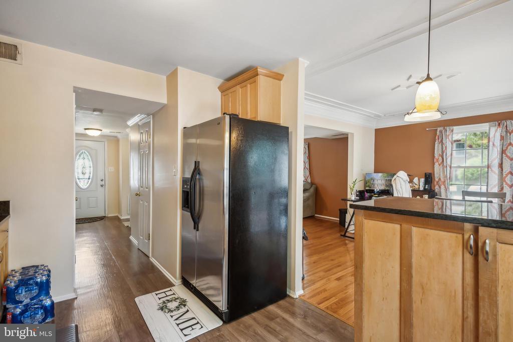 8456 Kitchener Dr
