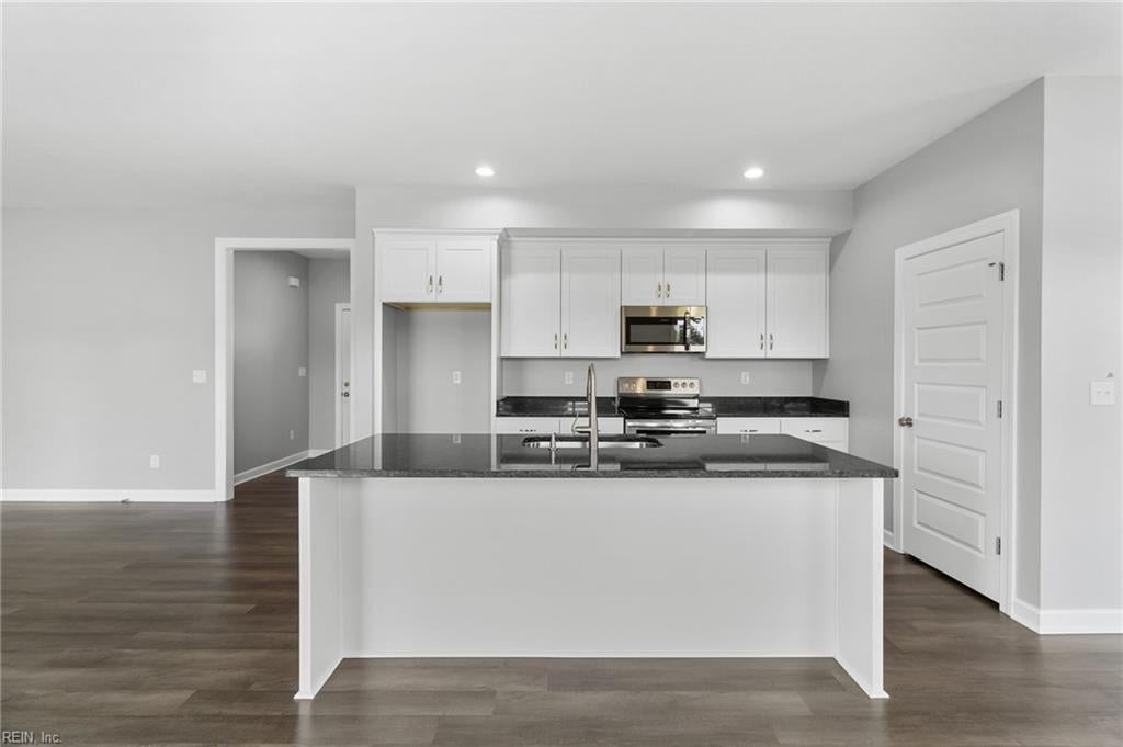 100 Staysail DR
