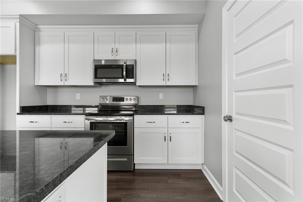 100 Staysail DR
