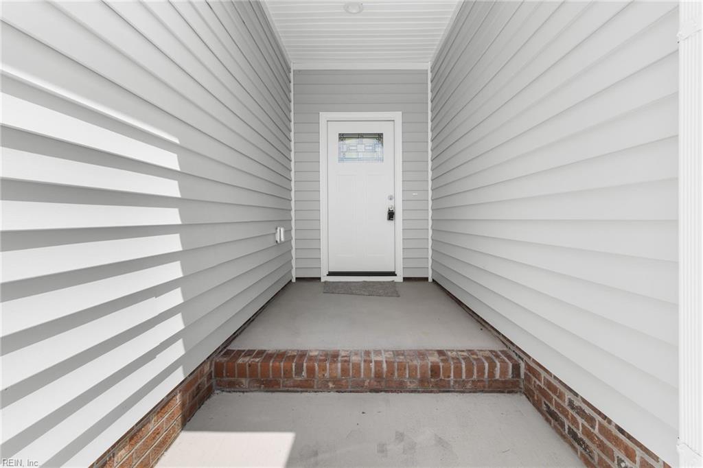 100 Staysail DR