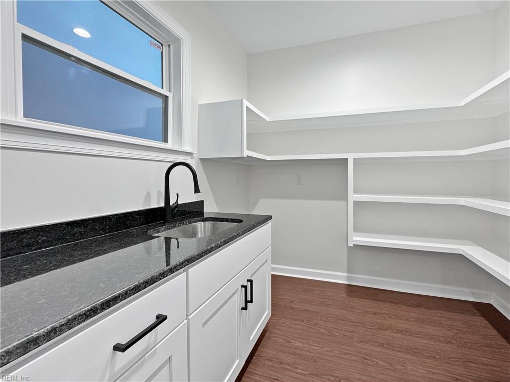 105 Lands End DR