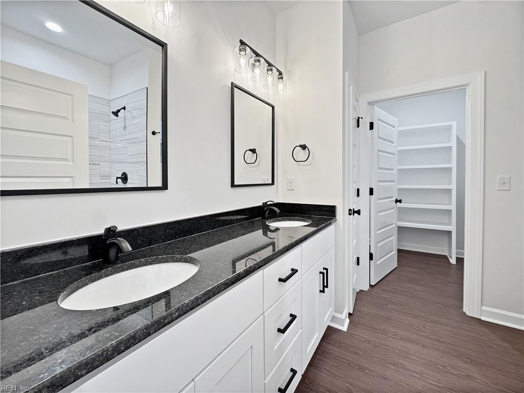 105 Lands End DR