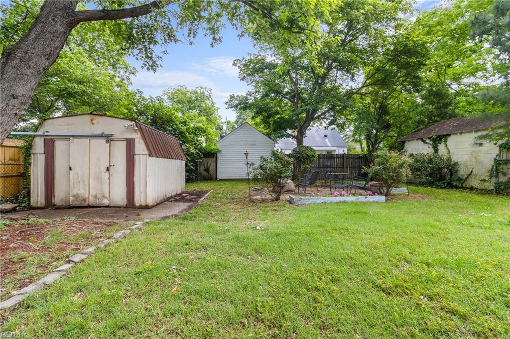 3730 Lenoir CIR