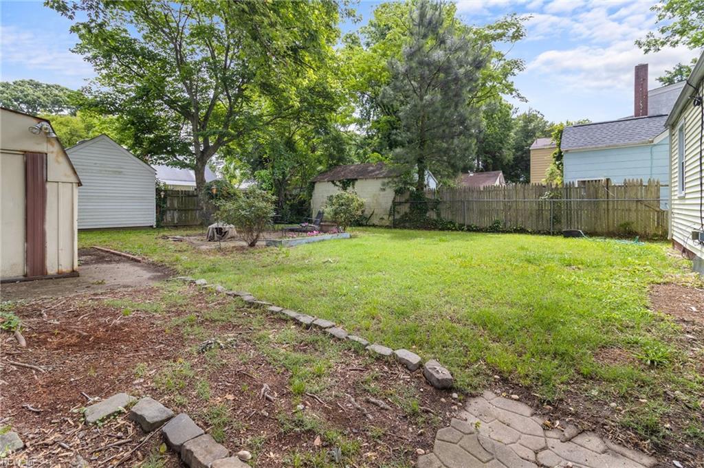 3730 Lenoir CIR