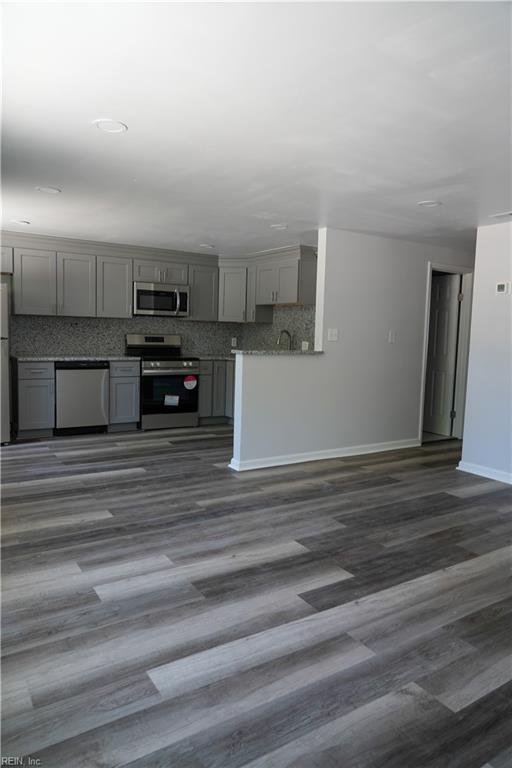 9539 21st Bay 101