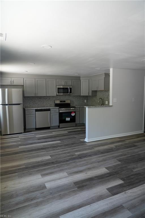 9539 21st Bay 101