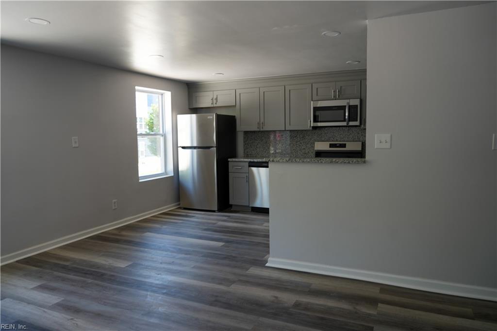 9539 21st Bay 101