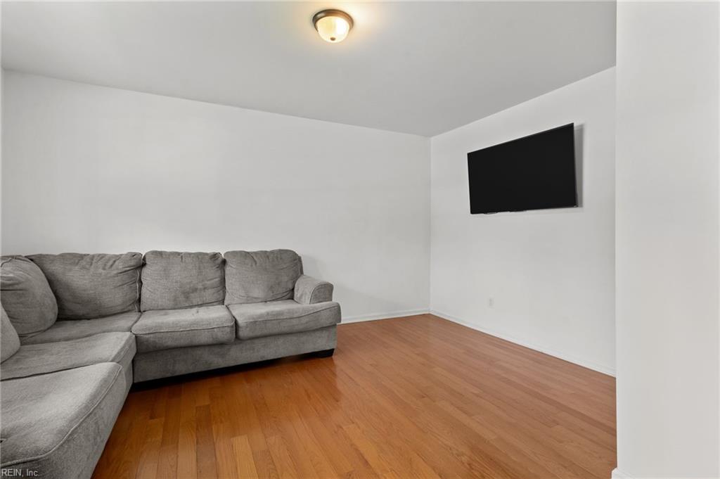 503 Princess Anne CIR