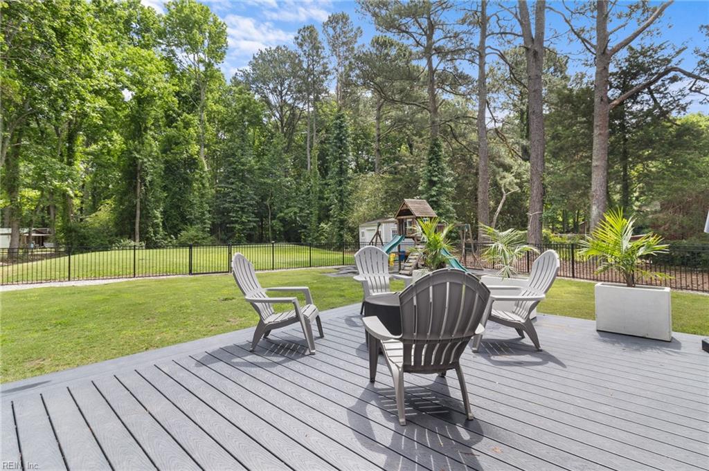 3716 West Neck RD