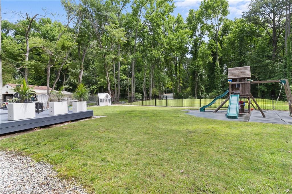 3716 West Neck RD