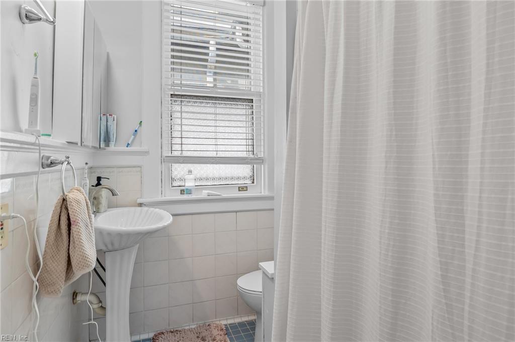423 Warren CRES