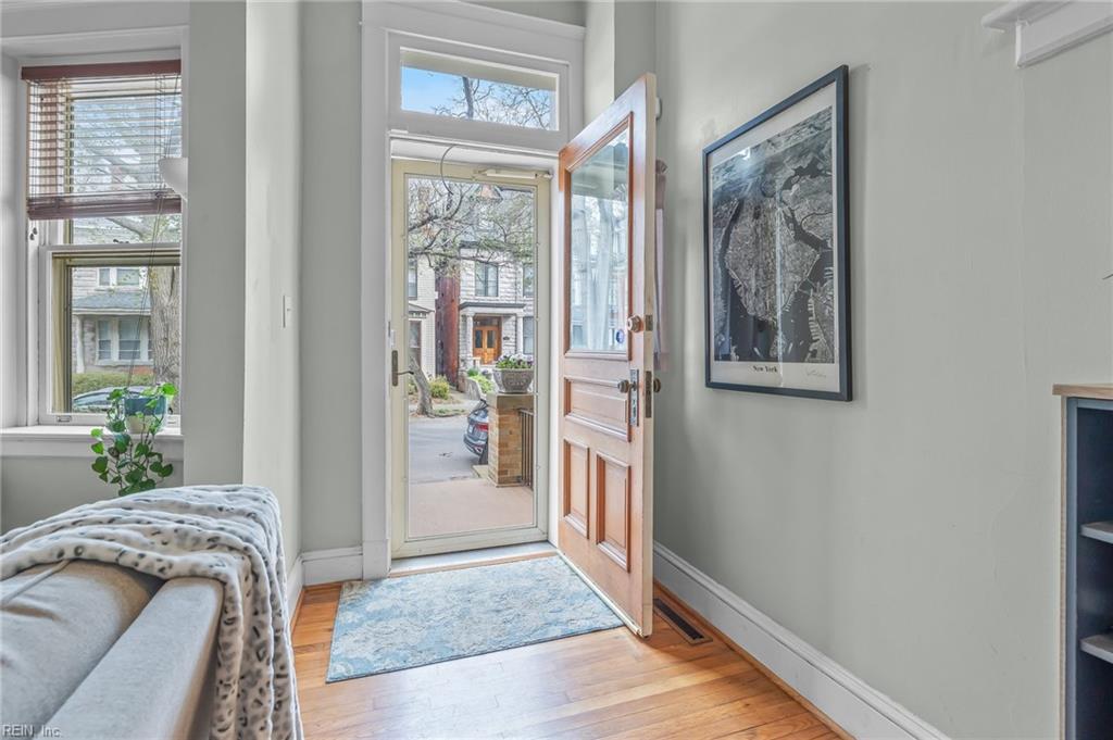 423 Warren CRES