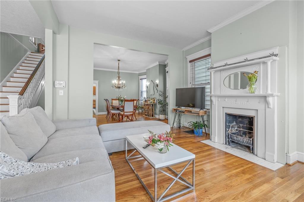 423 Warren CRES