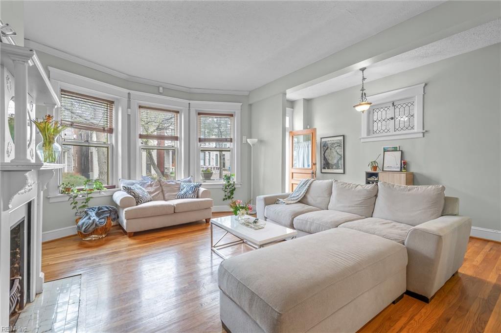 423 Warren CRES
