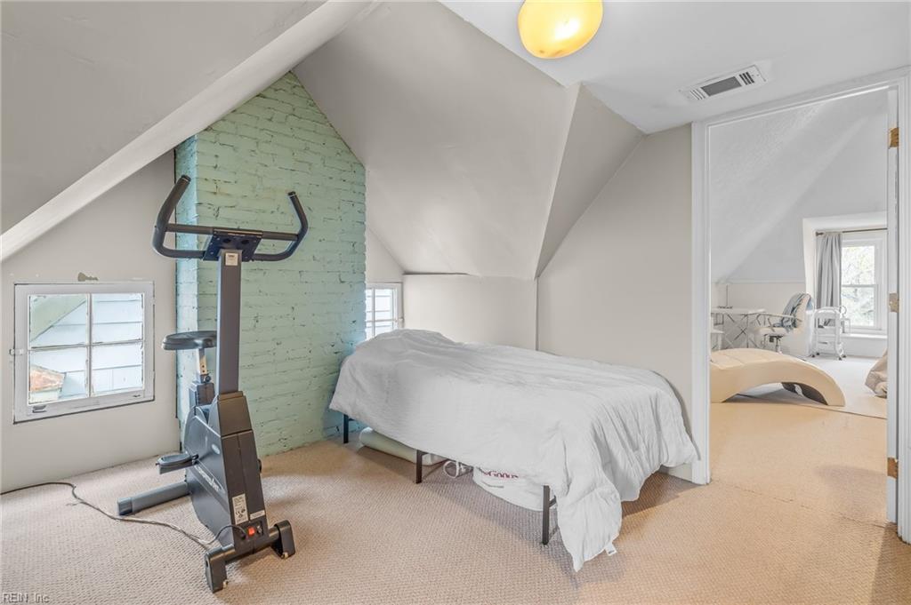 423 Warren CRES