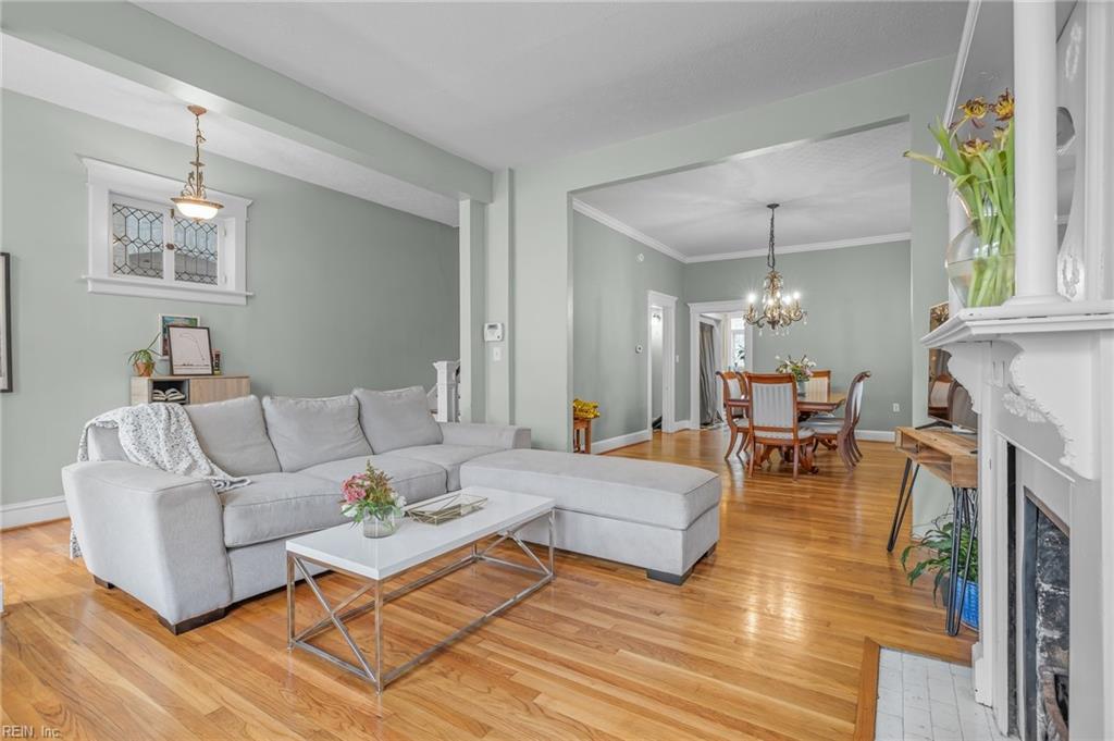 423 Warren CRES