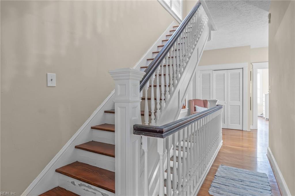 423 Warren CRES