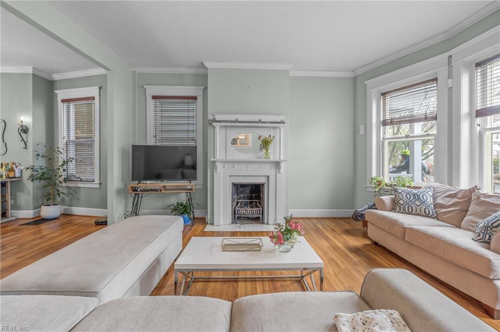 423 Warren CRES