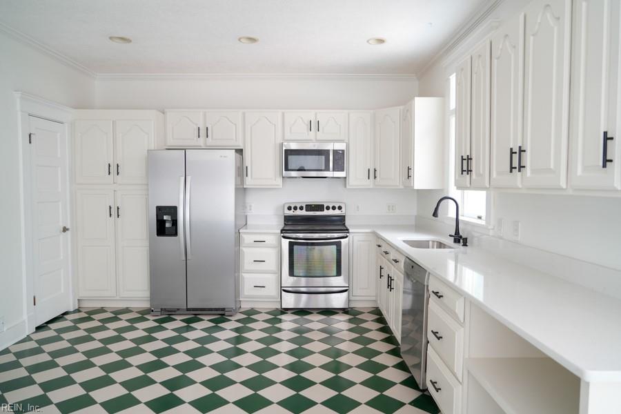 423 Warren CRES