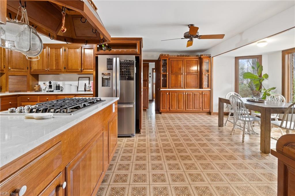 49 Carriage Hill DR