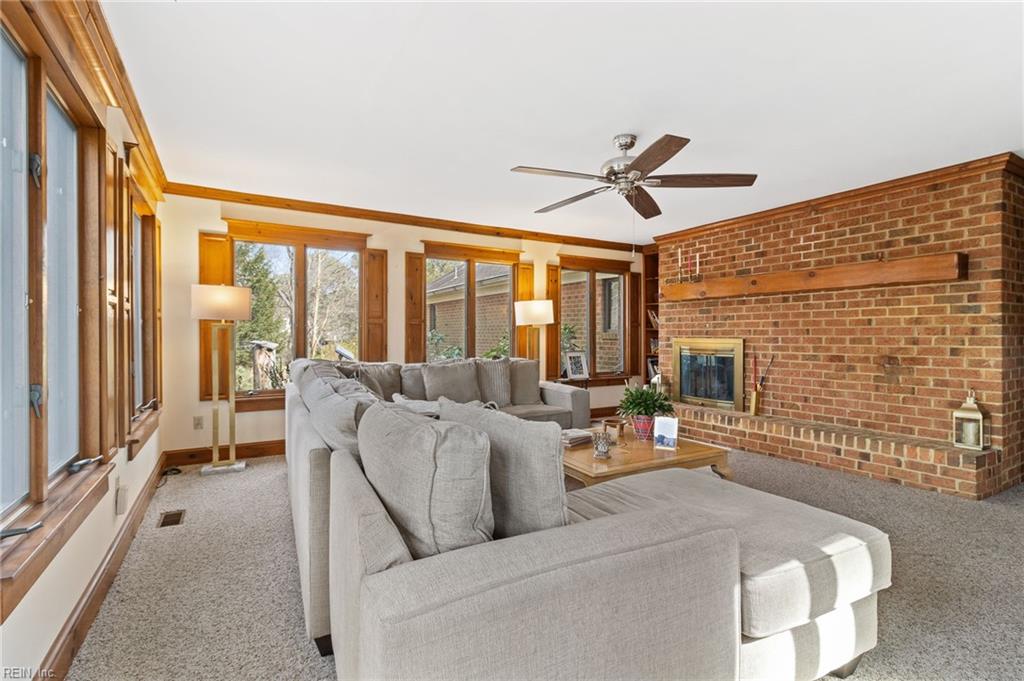 49 Carriage Hill DR