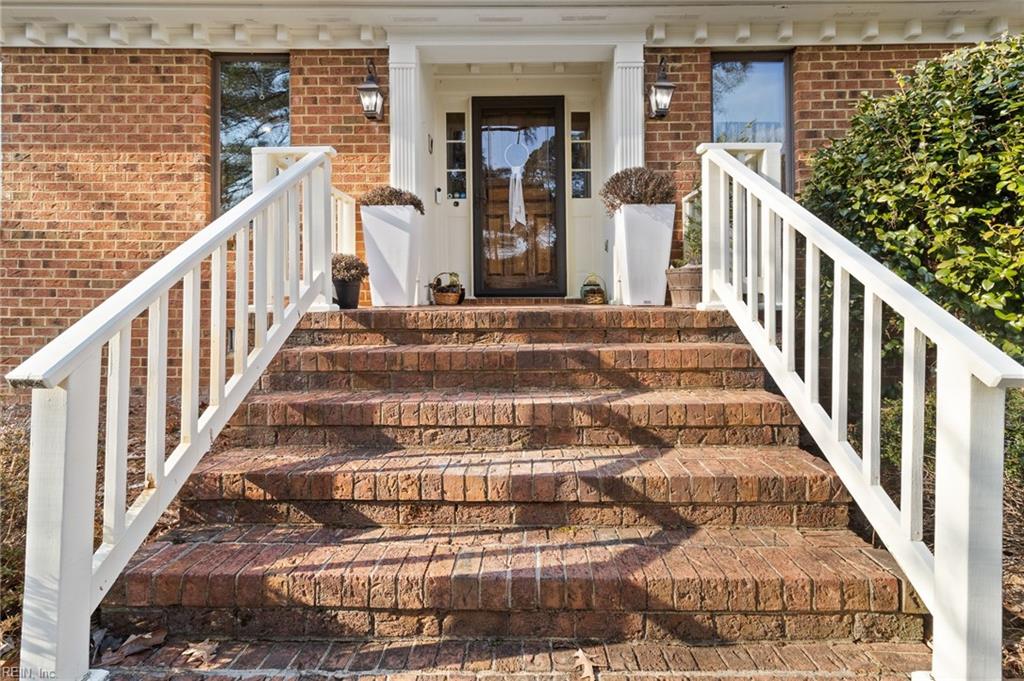 49 Carriage Hill DR