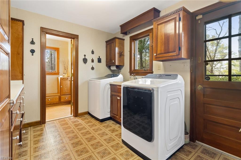 49 Carriage Hill DR