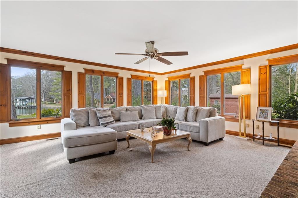 49 Carriage Hill DR