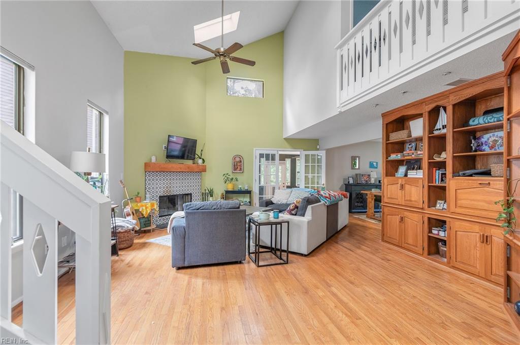 2221 Sunvista DR