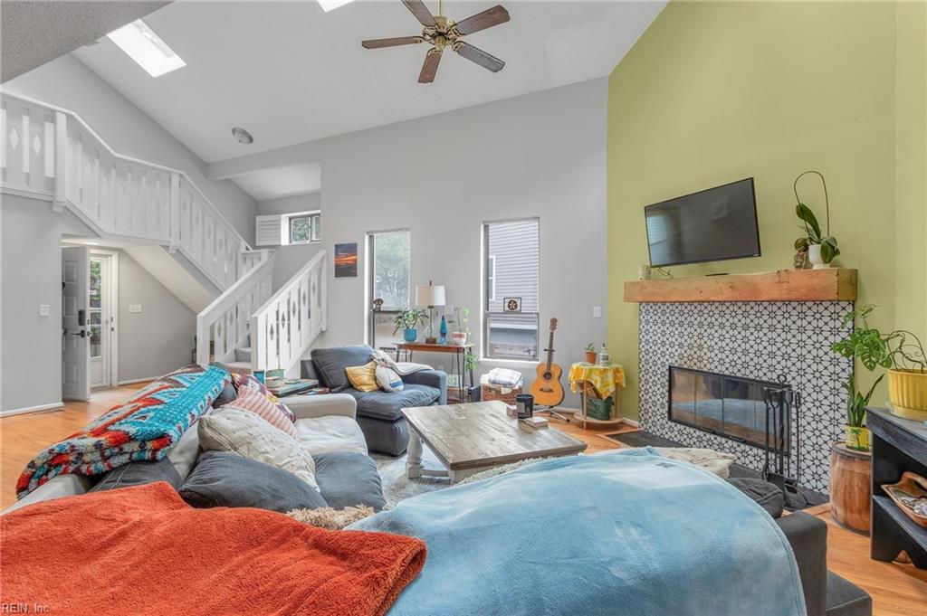 2221 Sunvista DR