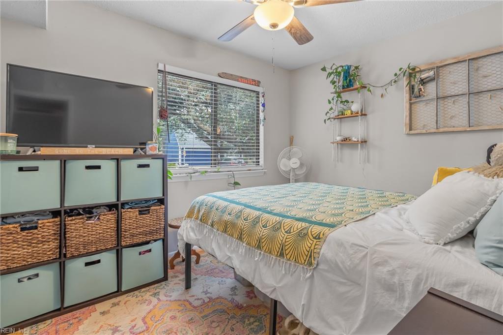 2221 Sunvista DR