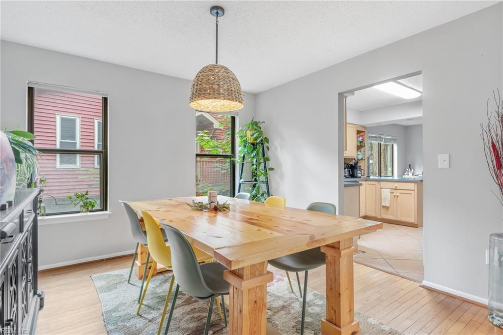 2221 Sunvista DR