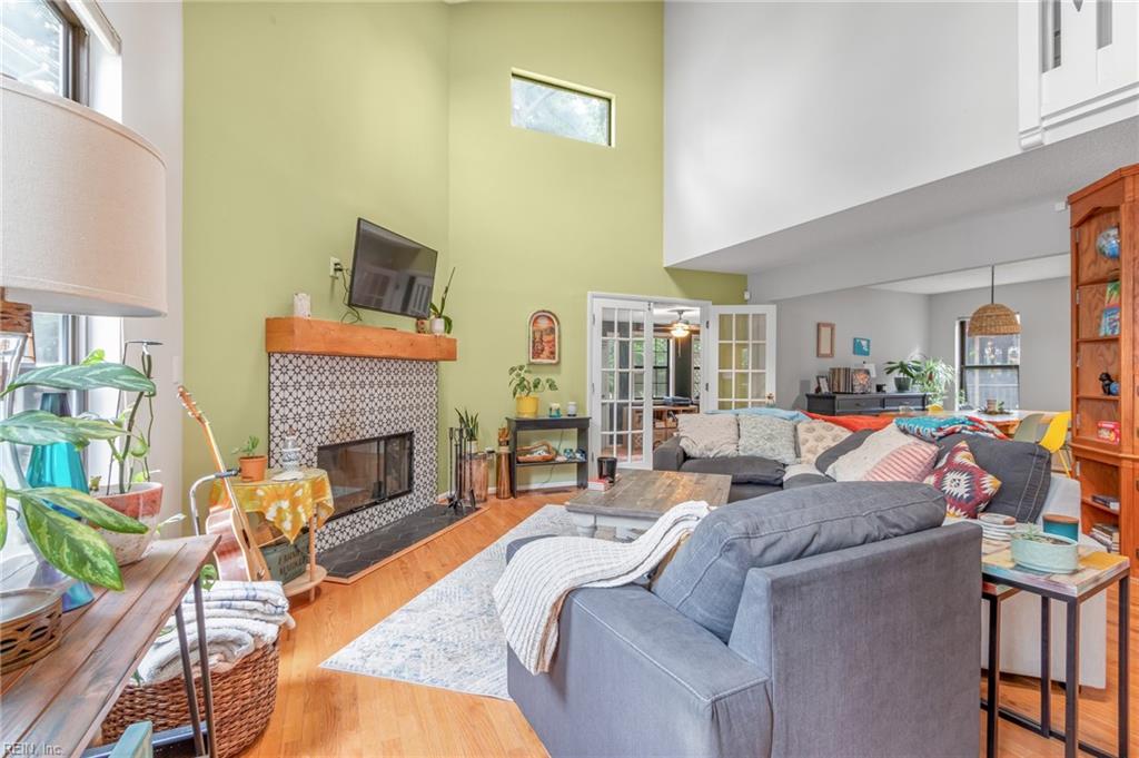 2221 Sunvista DR