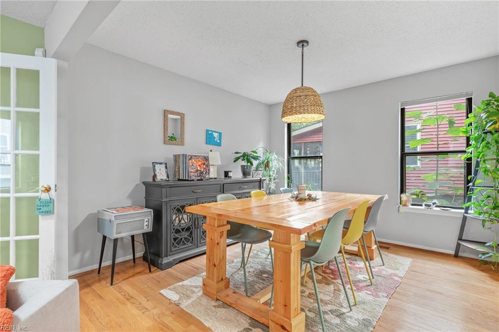 2221 Sunvista DR