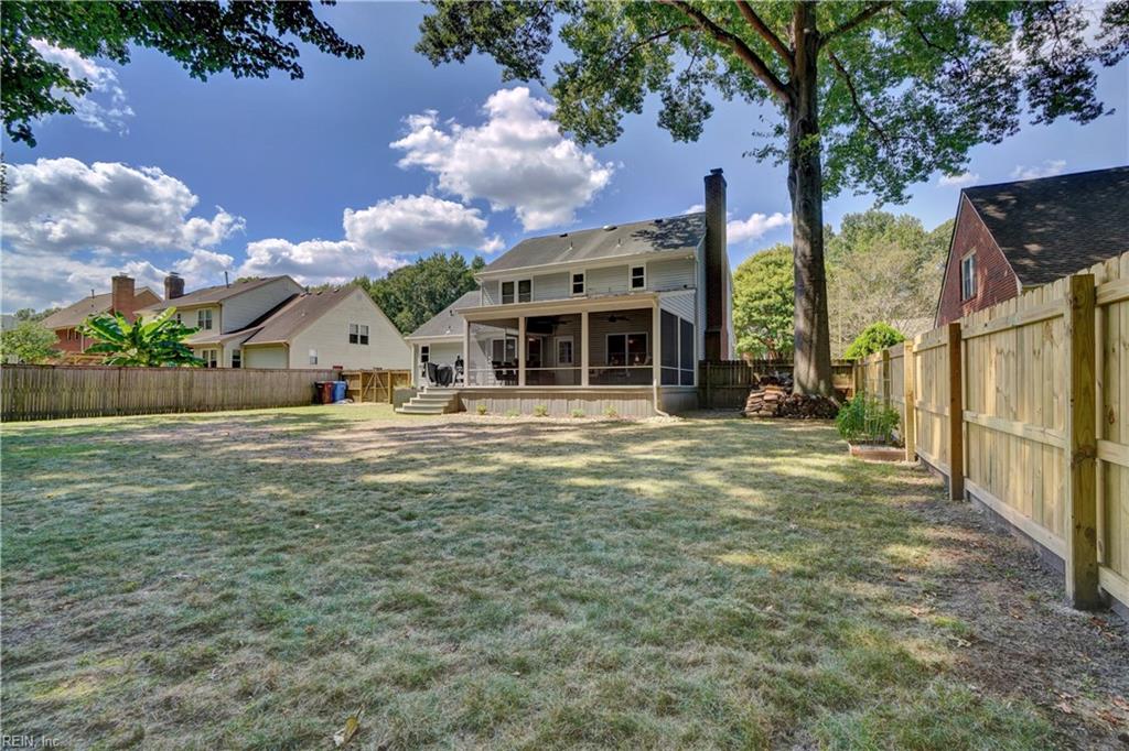 1215 Fairway DR