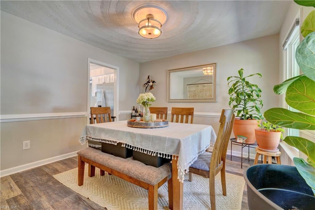 1215 Fairway DR
