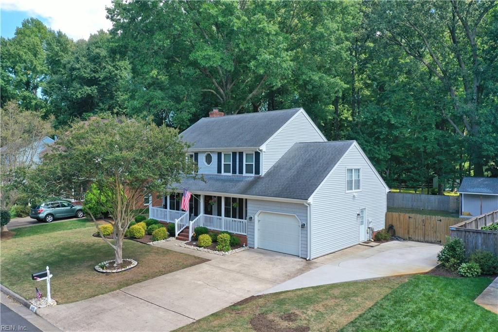 1215 Fairway DR