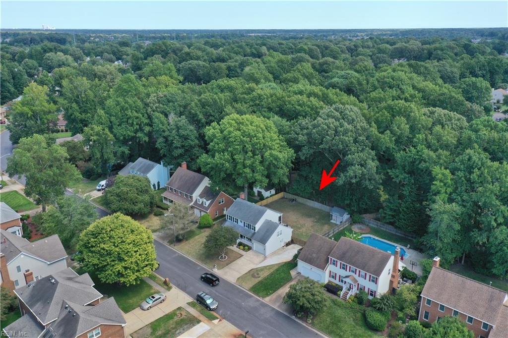 1215 Fairway DR