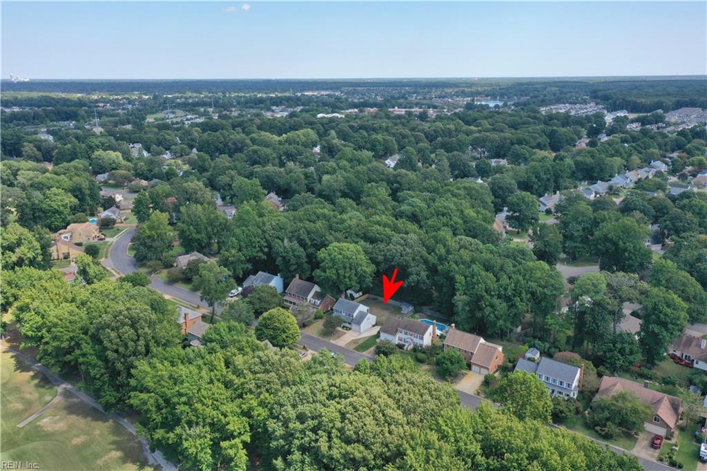 1215 Fairway DR