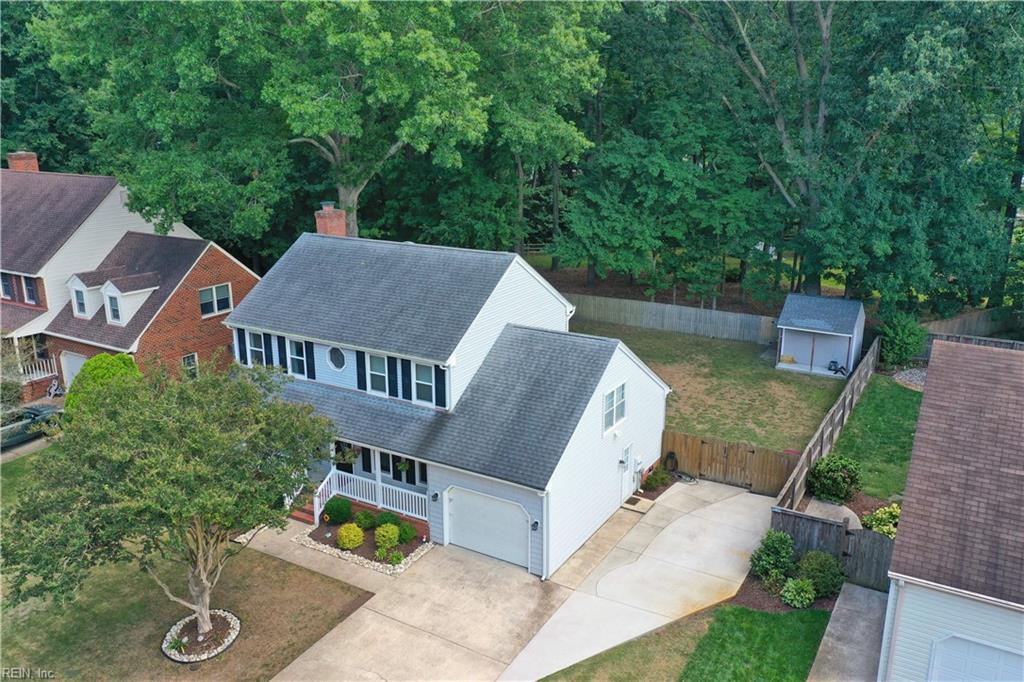 1215 Fairway DR