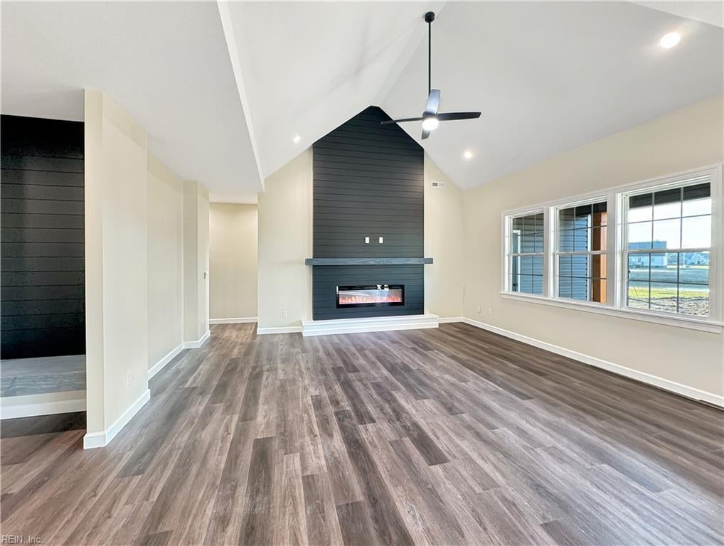 107 Lands End DR