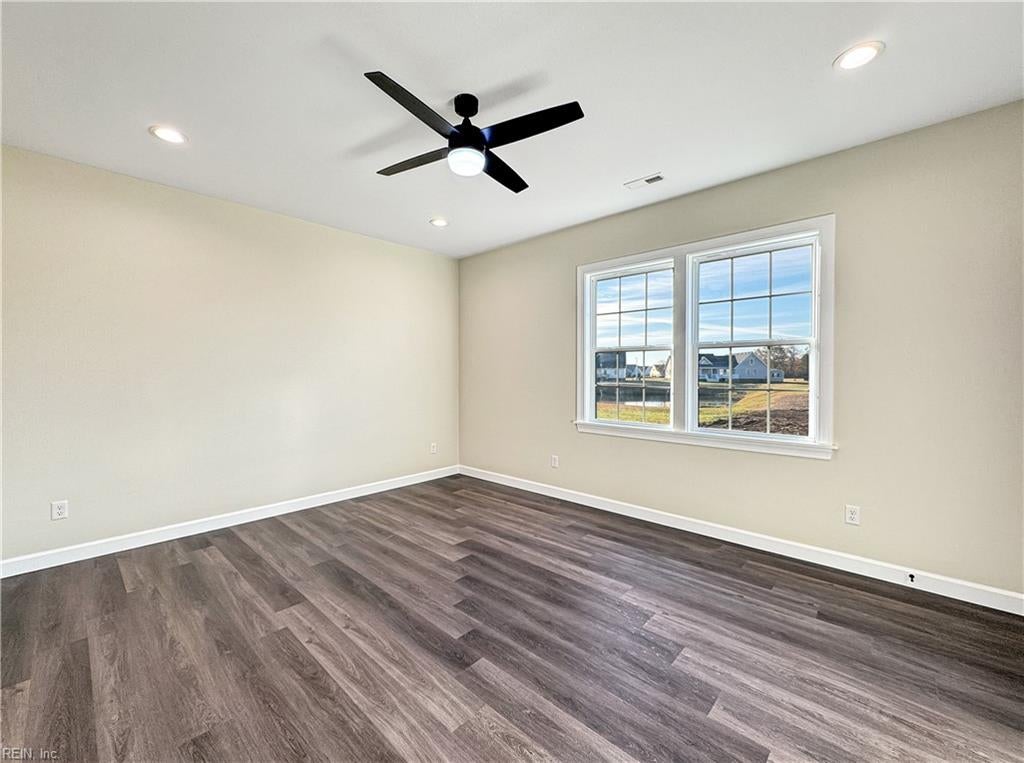107 Lands End DR