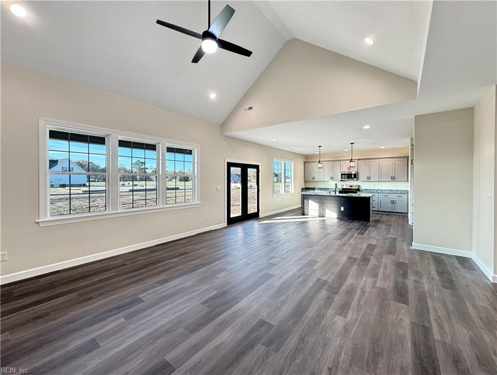 107 Lands End DR