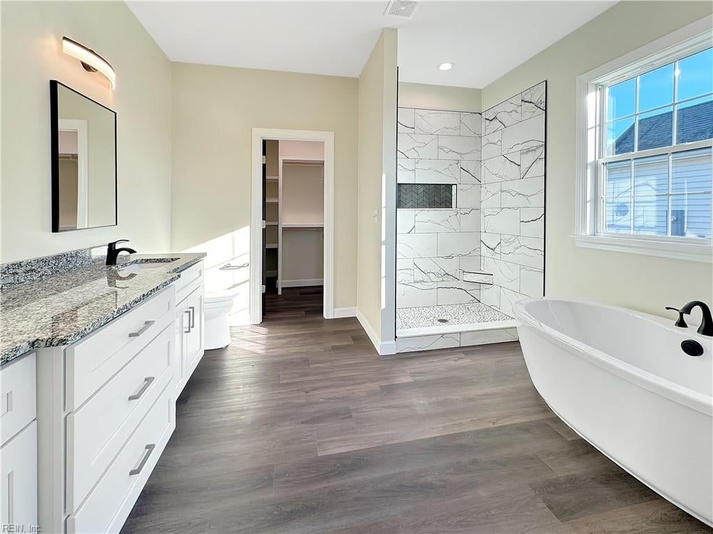 107 Lands End DR