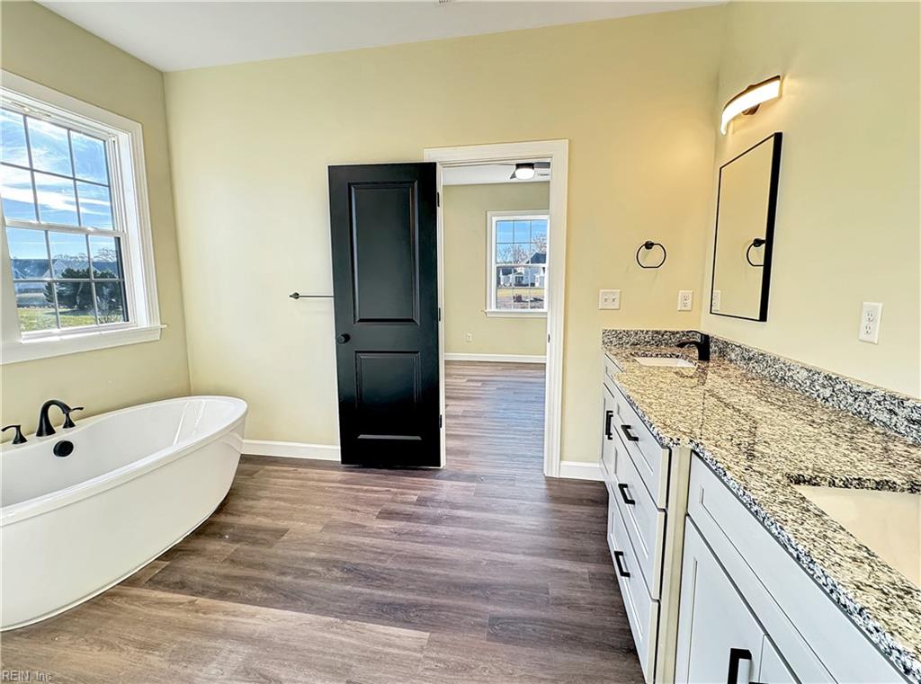 107 Lands End DR