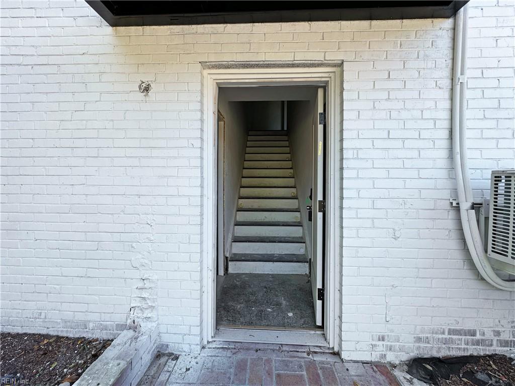 1601 Kingston AVE