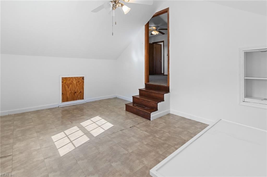 1112 Meadow DR
