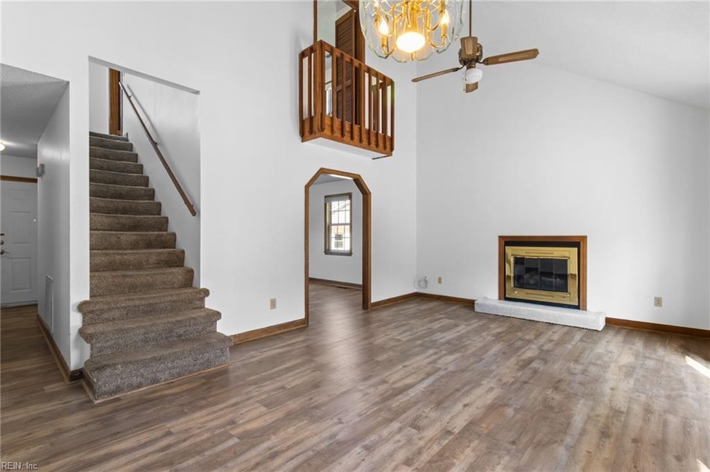 1112 Meadow DR