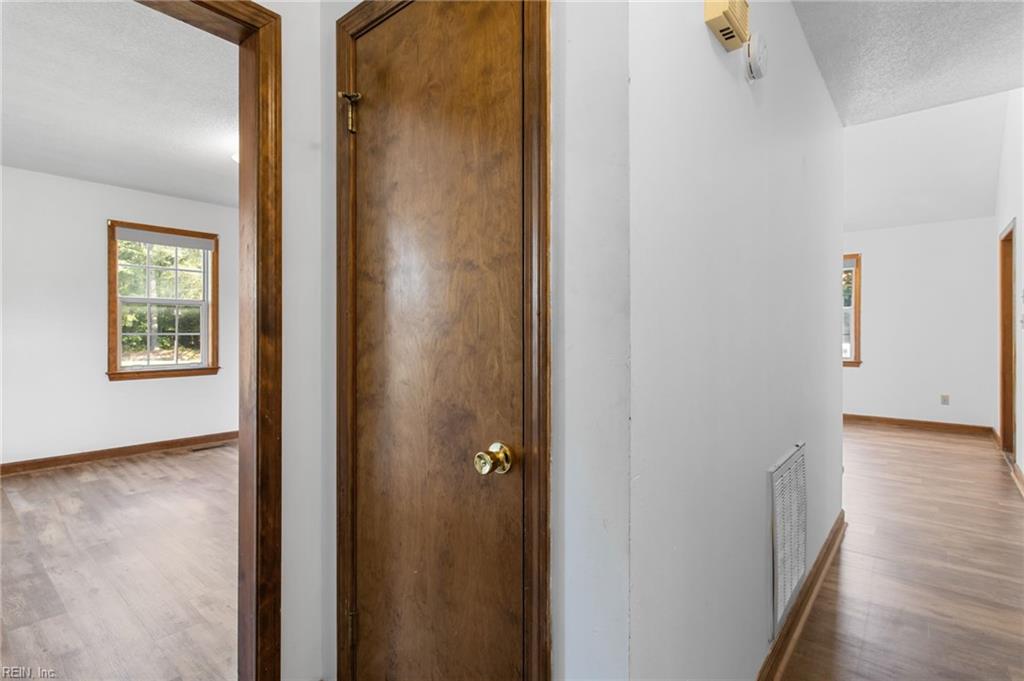 1112 Meadow DR