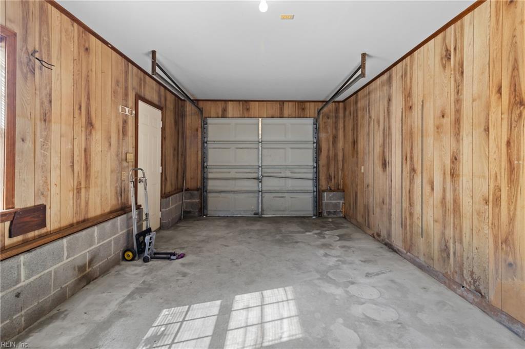 1112 Meadow DR